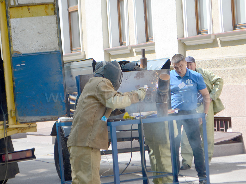 Соревнование за титул лучшего электро-газосварщика в водопроводно-канализационном хозяйстве.