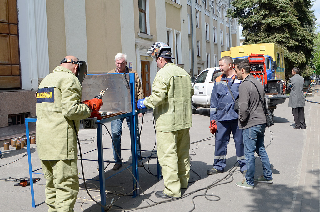 Демонстрация работы сварочного агрегата Shindaiwa DGW400.